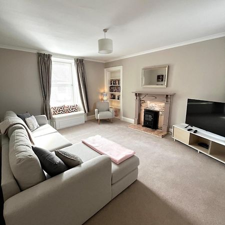 Two Bedroom Apartment In Bridge Of Allan Exterior photo